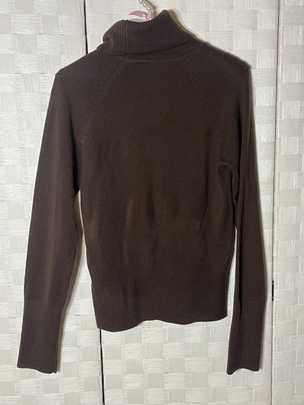Takeout Brown Turtleneck Sweater - Picture 4 of 4